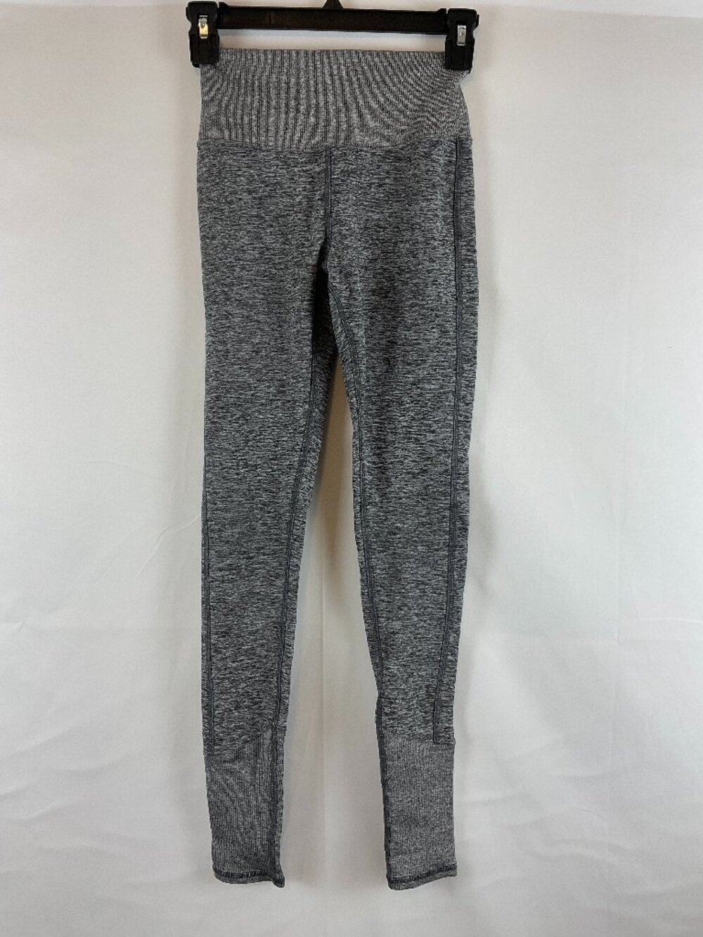 ALO Leggings XS Gray Space Dye Ribbed Details